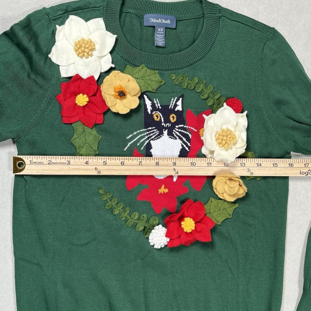 ModCloth Women's Green Purring in Poinsettia Graphic Pullover Sweater Sz XS READ - Picture 6 of 7